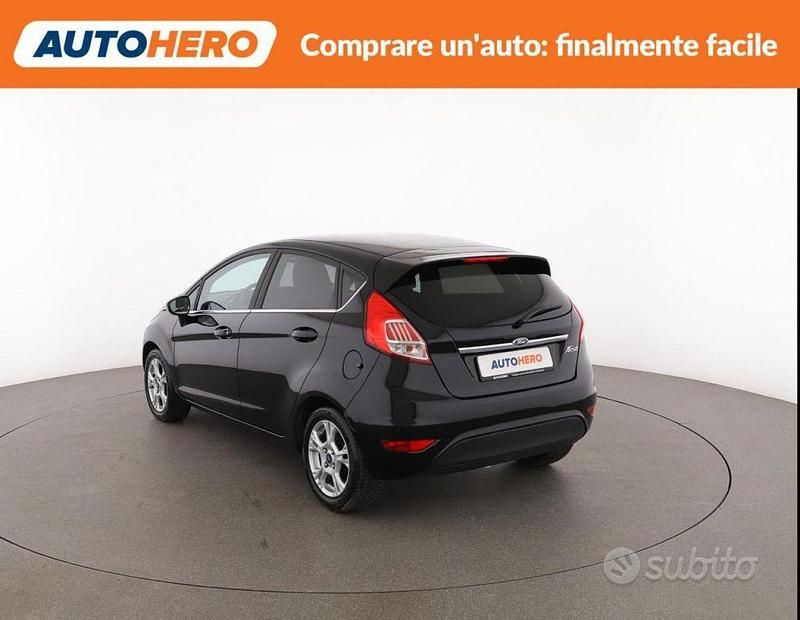 Usado Ford Fiesta Titanium 75 HP (55 kW) 2016 Preto Sedan