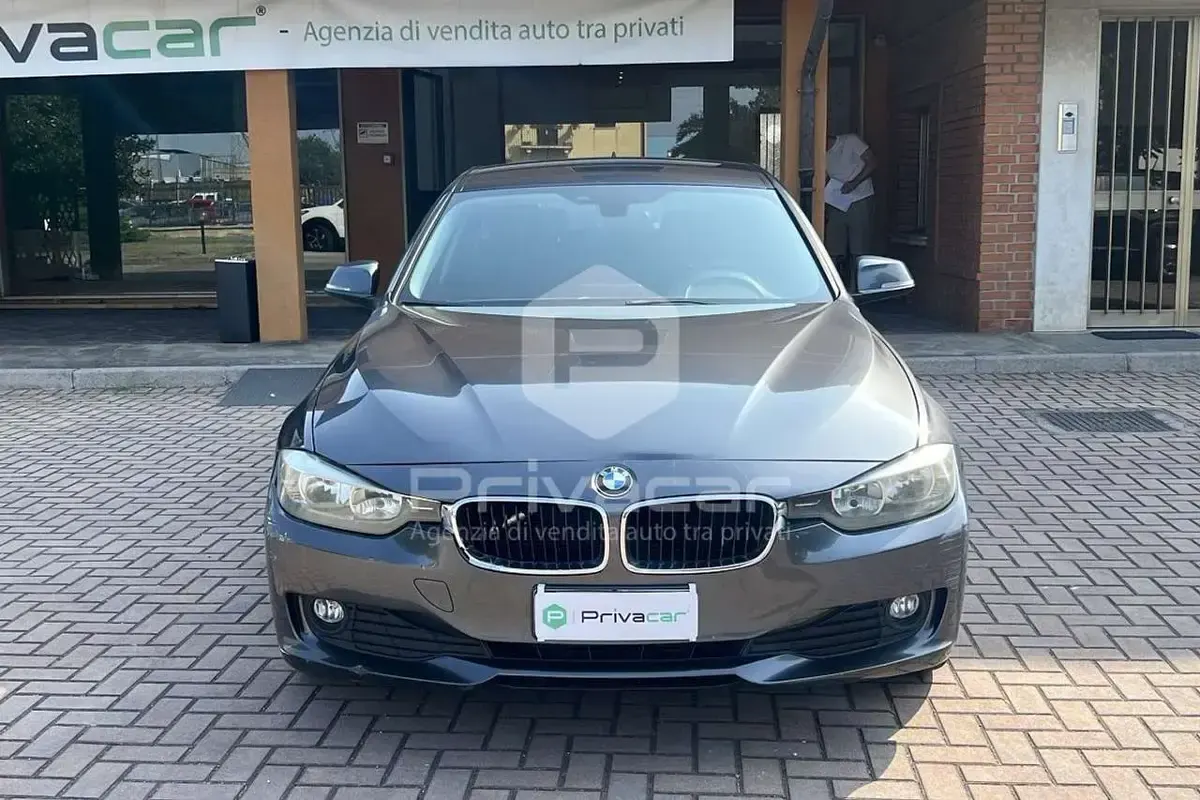 Usata BMW 318 Comfort Edition 143 CV (105 kW) 2013 Grigio Station wagon