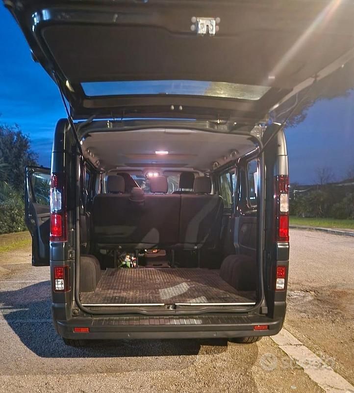 Usata Nissan NV300 170 CV (125 kW) 2024 Nero Furgone