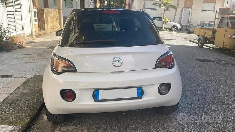Usata Opel Adam 87 CV (63 kW) 2015 Utilitaria