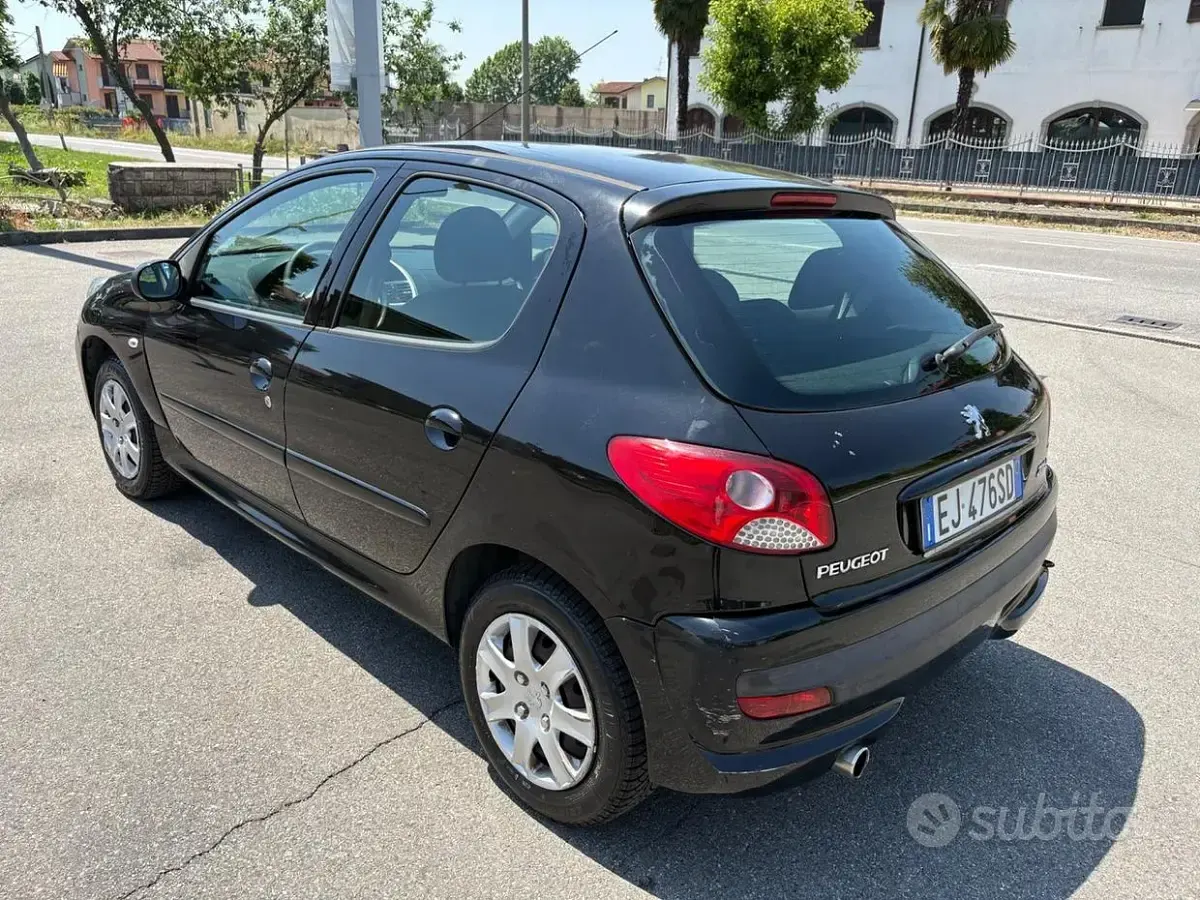 Usata Peugeot 206 60 CV (44 kW) 2011 Nero Berlina