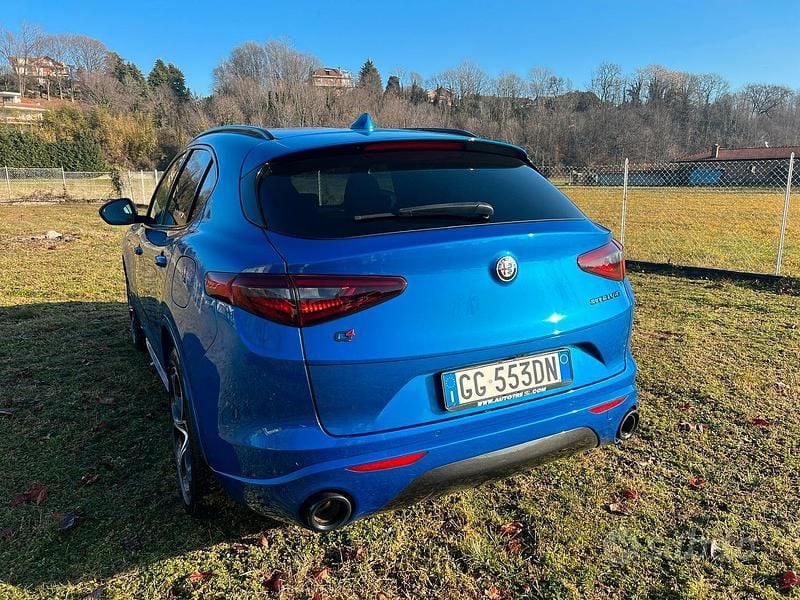 Usata Alfa Romeo Stelvio Veloce 280 CV (205 kW) 2021 Blu/azzurro SUV