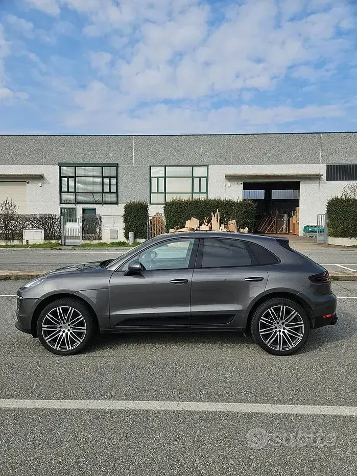 Usata Porsche Macan 252 CV (185 kW) 2018 Grigio SUV