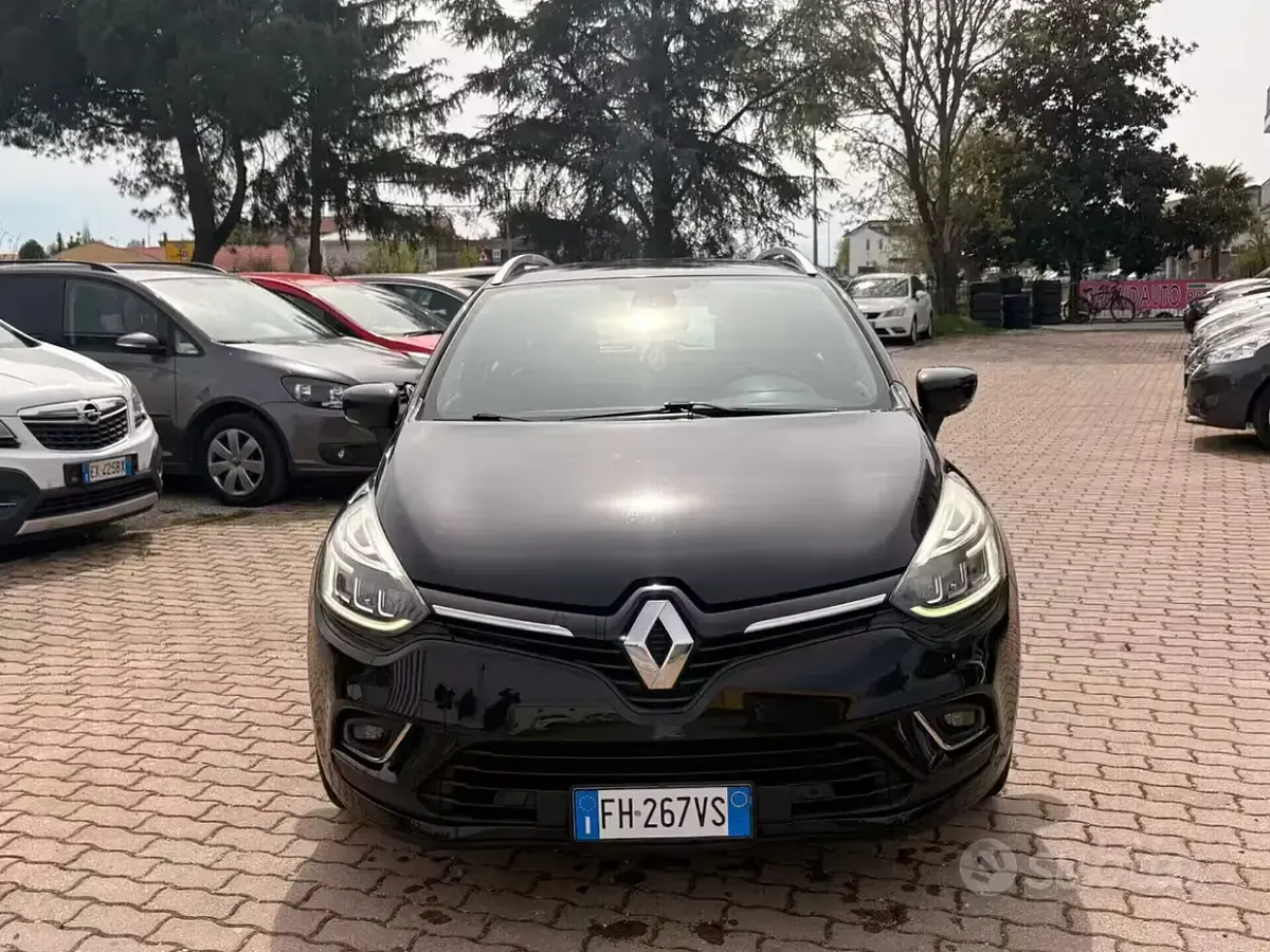 Usata Renault Clio Zen 75 CV (55 kW) 2017 Nero Station wagon
