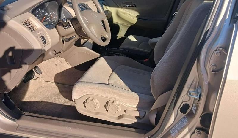 Usata Honda Accord 150 CV (110 kW) 2000 Beige Berlina