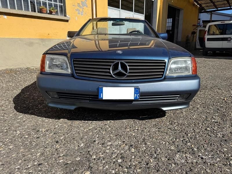 Usata Mercedes SL300 231 CV (169 kW) 1993 Blu Cabrio