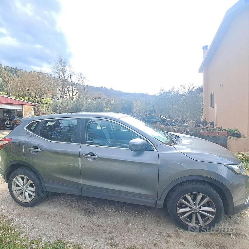 Usata Nissan Qashqai 2015 Grigio SUV