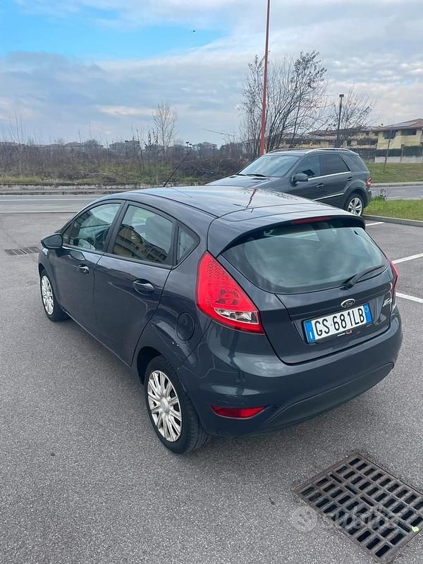 Usata Ford Fiesta Trend 2011 Grigio Utilitaria
