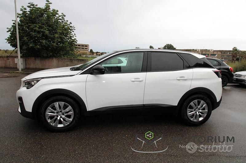 Usata Peugeot 3008 Active 120 CV (88 kW) 2018 Blu Berlina