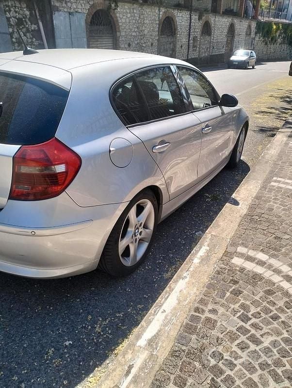 Usata BMW 2000 175 CV (128 kW) 2009 Grigio Berlina