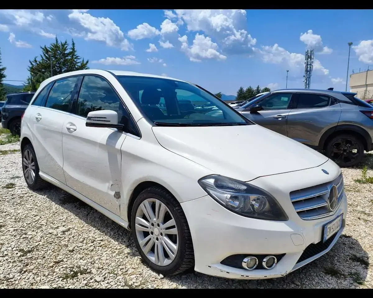 Usata Mercedes B180 Executive 109 CV (80 kW) 2012 Bianco Utilitaria