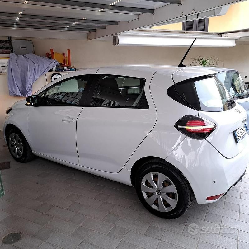 Usata Renault Zoe 80 kW (109 CV) 2021 Bianco Utilitaria