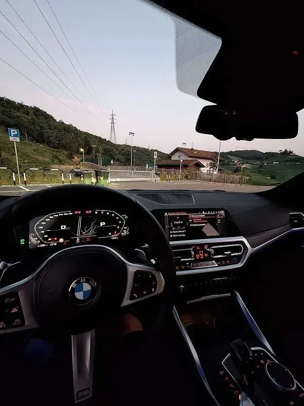Usata BMW 330 M Sport 258 CV (189 kW) 2019 Blu/azzurro Berlina
