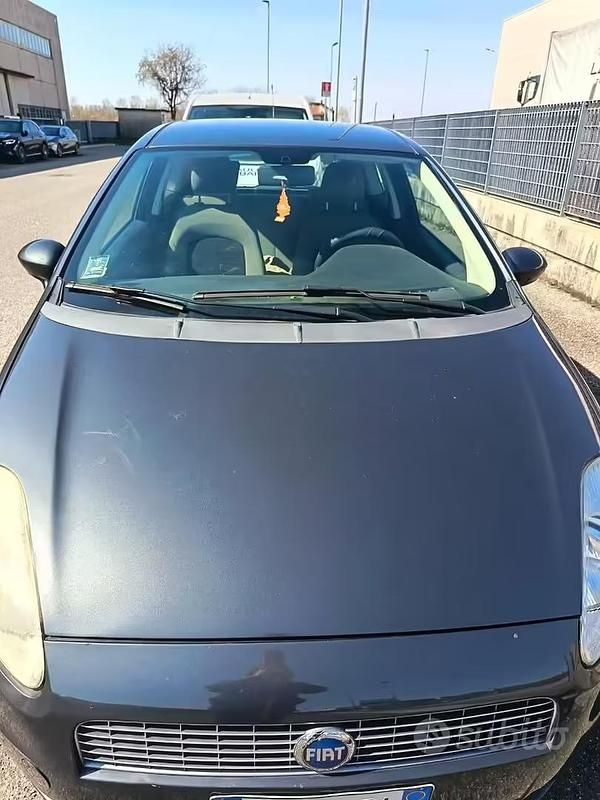Usata Fiat Punto 77 CV (56 kW) 2007 Nero Utilitaria