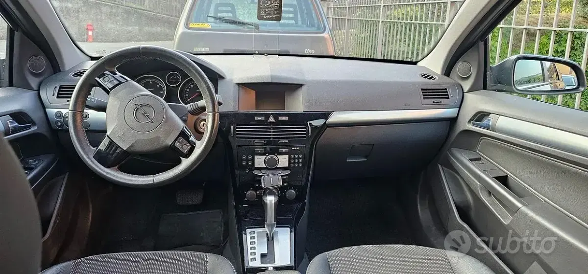 Usata Opel Astra 120 CV (88 kW) 2009 Nero Station wagon