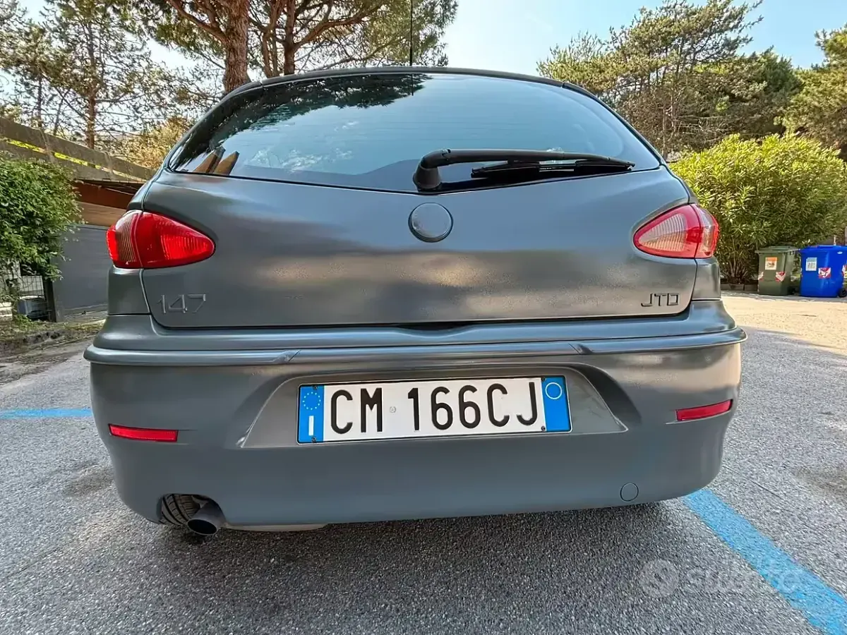 Usata Alfa Romeo 147 179 CV (131 kW) 2004 Grigio Utilitaria