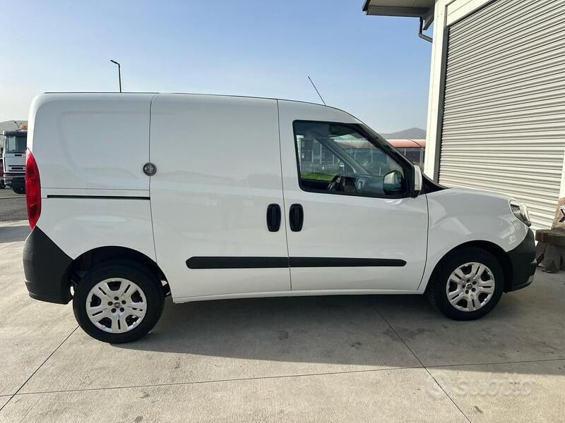 Usata Fiat Doblò Pop 95 CV (69 kW) 2016 Bianco Monovolume