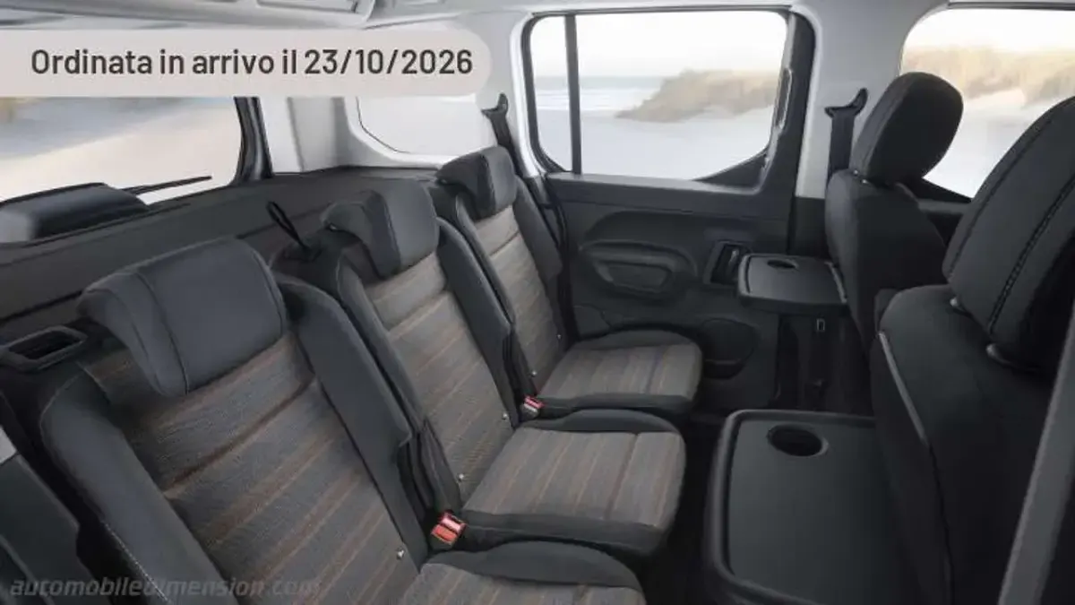 Usata Opel Combo-e Life Elegance 100 kW (136 CV) 2024 Argento Monovolume