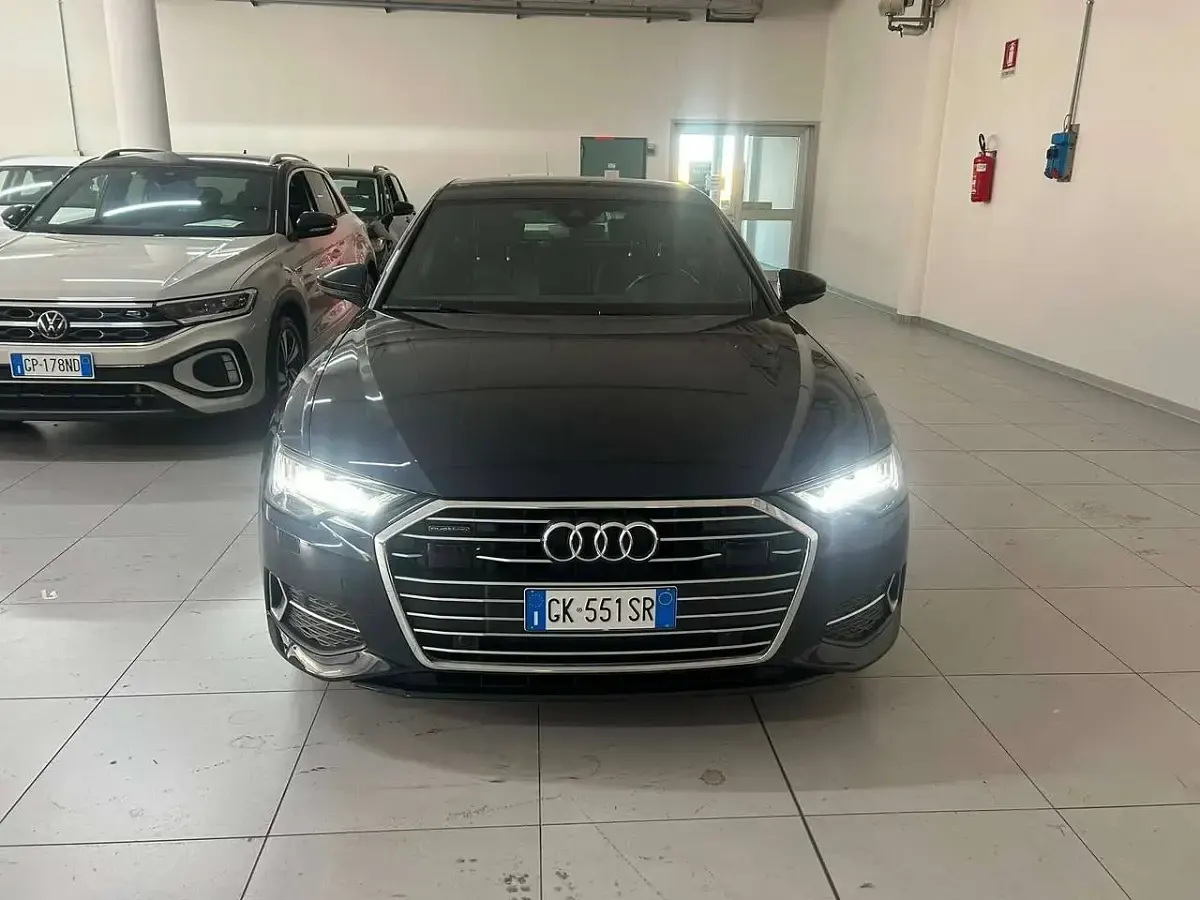 Usata Audi A6 Business 204 CV (150 kW) 2022 Blu/azzurro Berlina