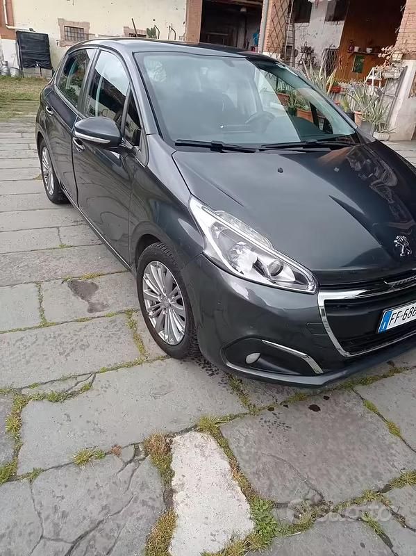 Usata Peugeot 208 Active 2016 Grigio Utilitaria