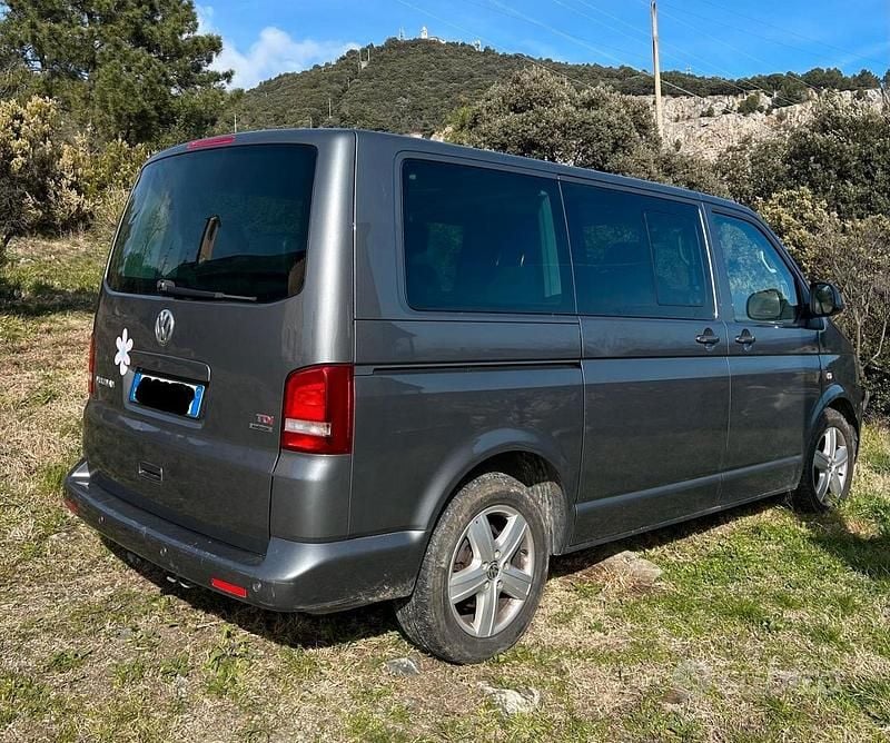 Usata VW T5 2011 Grigio Furgone