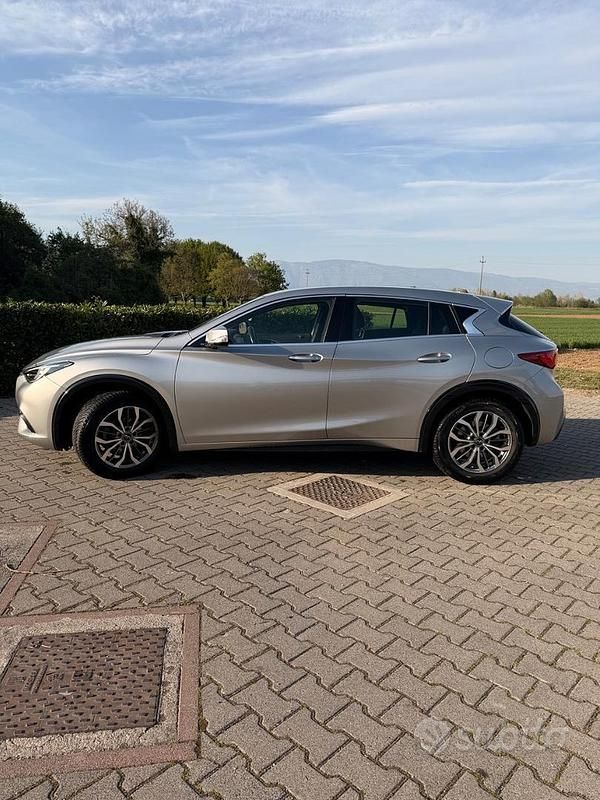 Usata Infiniti Q30 Premium 109 CV (80 kW) 2016 Grigio Berlina