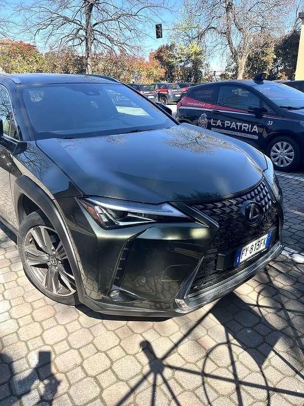 Usata Lexus UX 250h Executive Line 184 CV (135 kW) 2019 Verde SUV