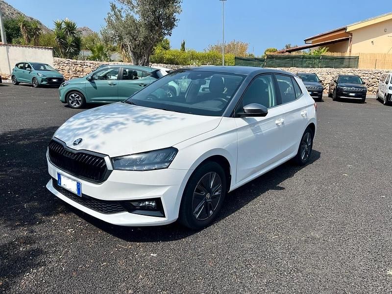 Bianco Usata 2023 Skoda Fabia Style Due volumi | 12.800 € (Buon prezzo) - Immagine 1/4