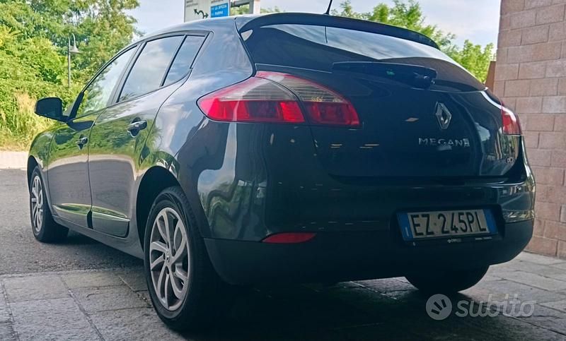 Usata Renault Mégane 110 CV (80 kW) 2015 Grigio Berlina