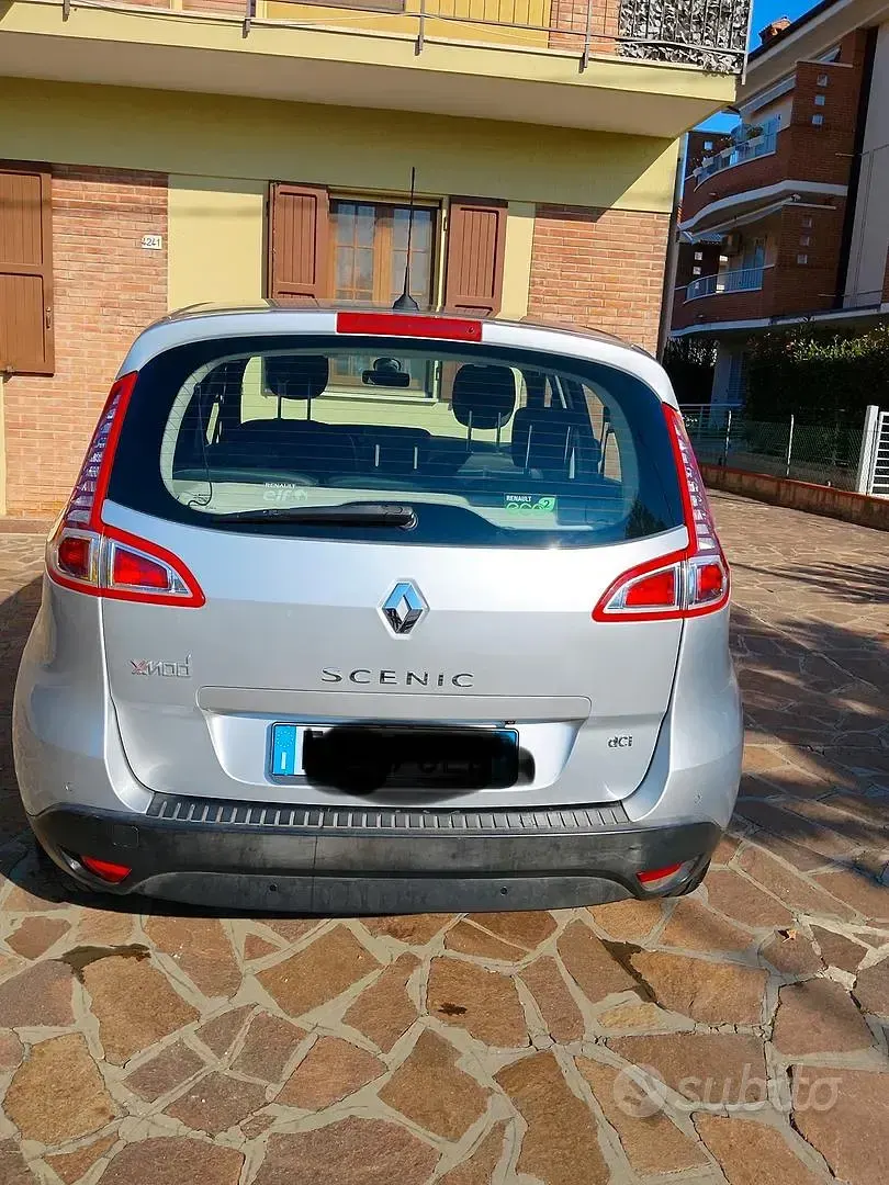 Usata Renault Scenic E-Tech XMOD 110 CV (80 kW) 2011 Grigio Monovolume