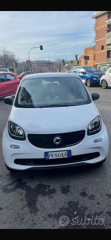Bianco Usata 2017 Smart ForFour Utilitaria | 10.800 € - Immagine 1/4