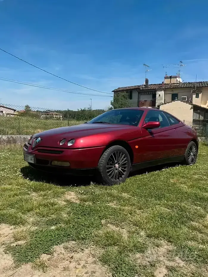 Usata Alfa Romeo GTV 150 CV (110 kW) 1996 Rosso Coupé