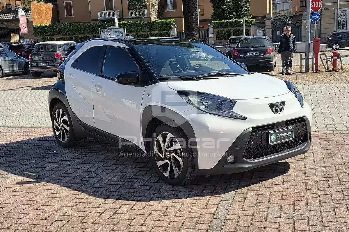 Usata Toyota Aygo X Trend 72 CV (52 kW) 2024 Bianco SUV