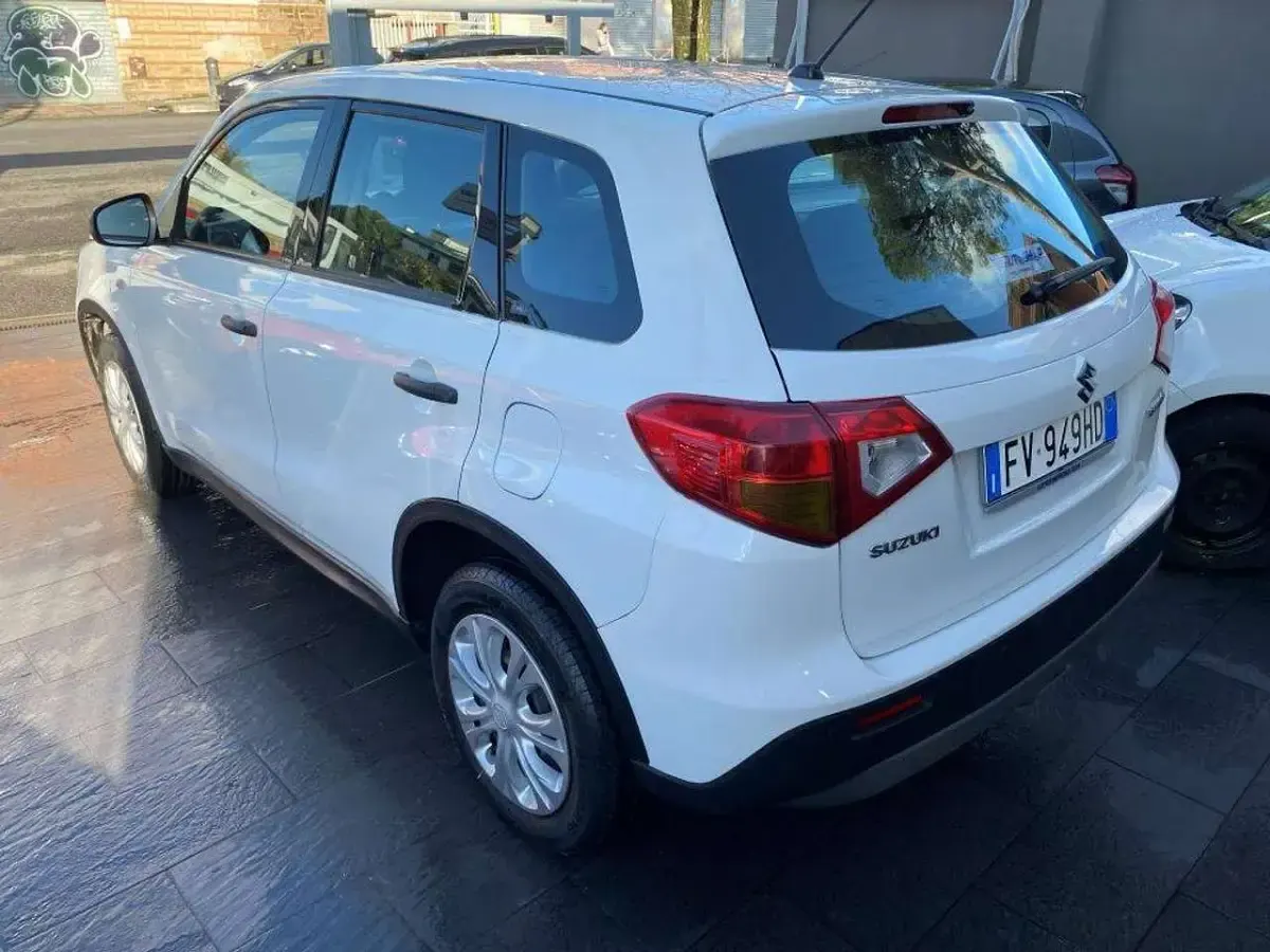 Usata Suzuki Vitara Cool 120 CV (88 kW) 2017 Bianco SUV
