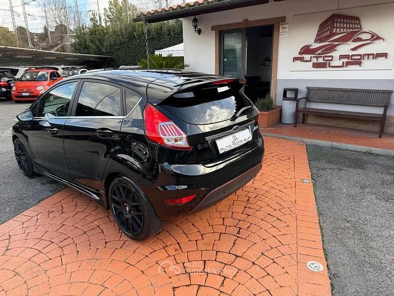 Usata Ford Fiesta ST-Line 95 CV (69 kW) 2016 Nero Berlina