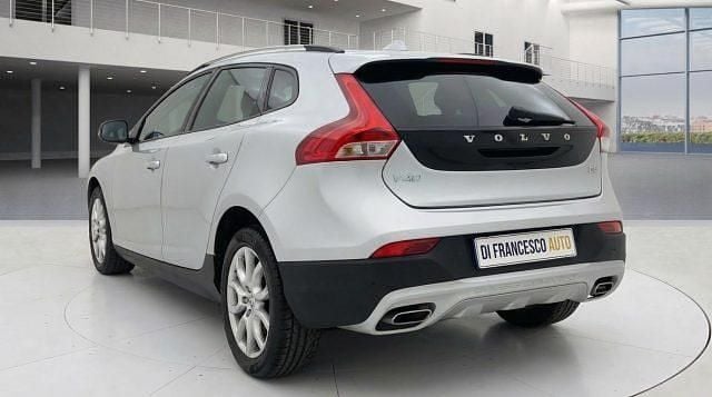 Usata Volvo V40 CC Business Edition 120 CV (88 kW) 2018 Argento metallizzato Station wagon