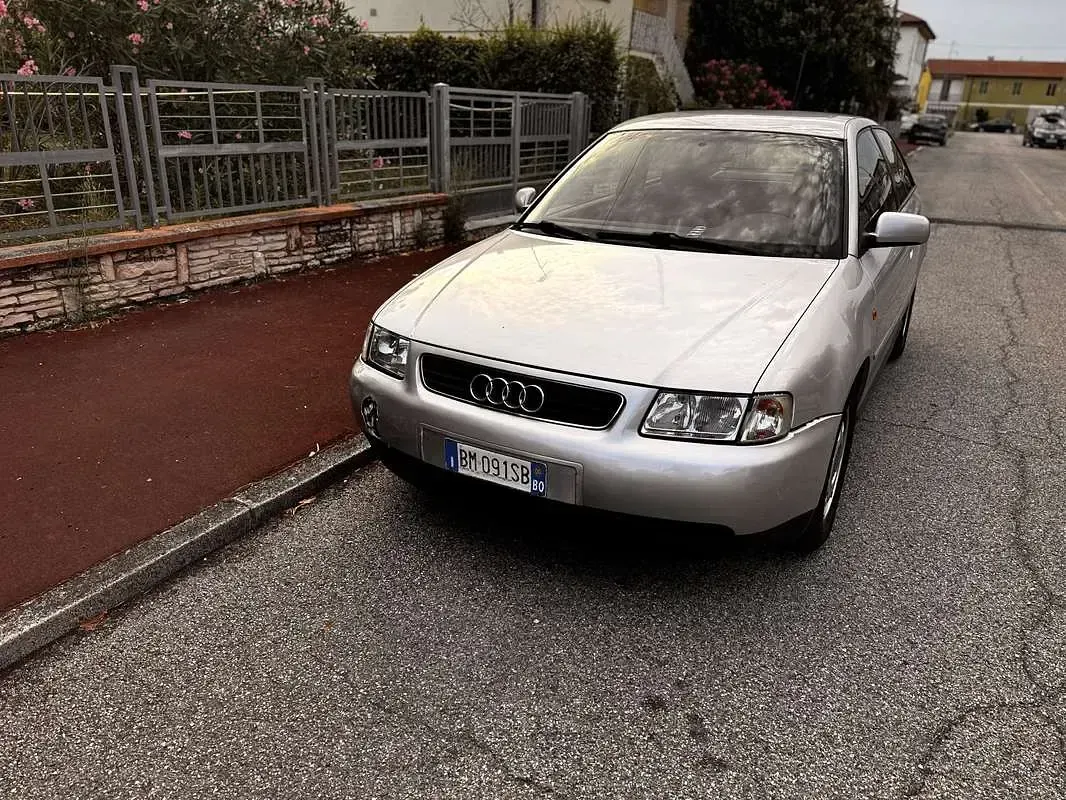 Usata Audi A3 Attraction 101 CV (74 kW) 2001 Utilitaria