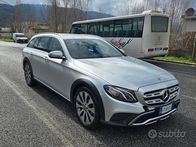 Usata Mercedes E220 All-Terrain 169 CV (124 kW) 2018 Grigio Station wagon