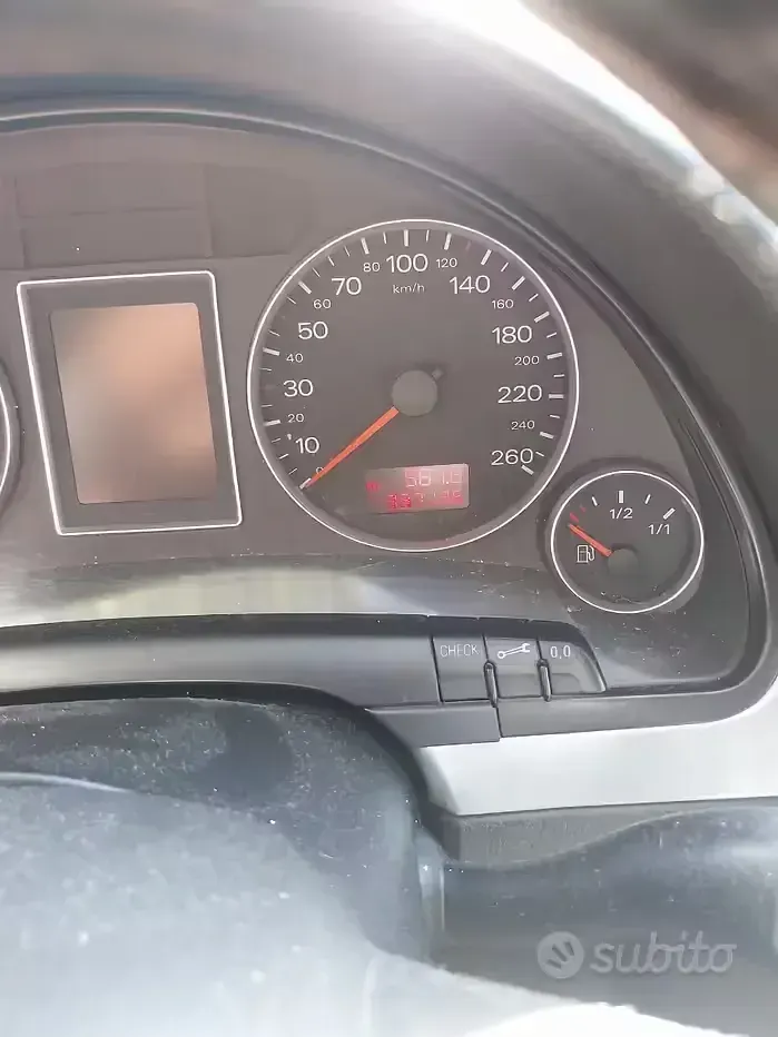 Usata Audi A4 140 CV (102 kW) 2004 Nero Station wagon