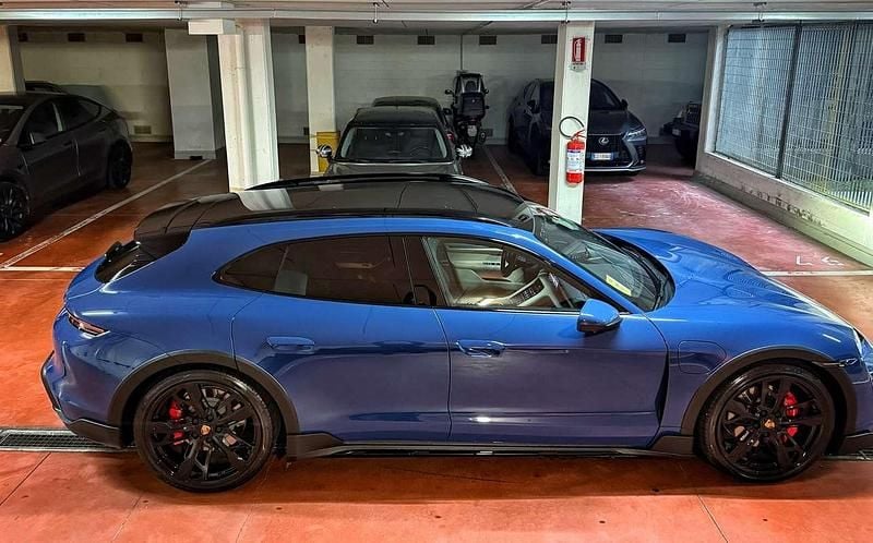 Blu/azzurro Usata 2023 Porsche Taycan Cross Turismo Station wagon | 79.000 € (Super prezzo) - Immagine 1/4