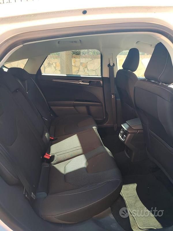 Usata Ford Mondeo 160 CV (117 kW) 2019 Bianco Berlina