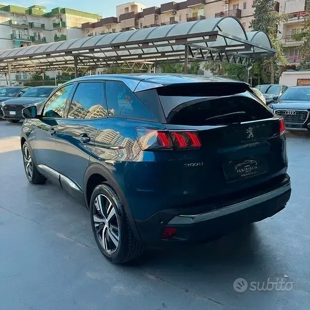 Usata Peugeot 3008 Allure 131 CV (96 kW) 2022 Bluazzurro SUV