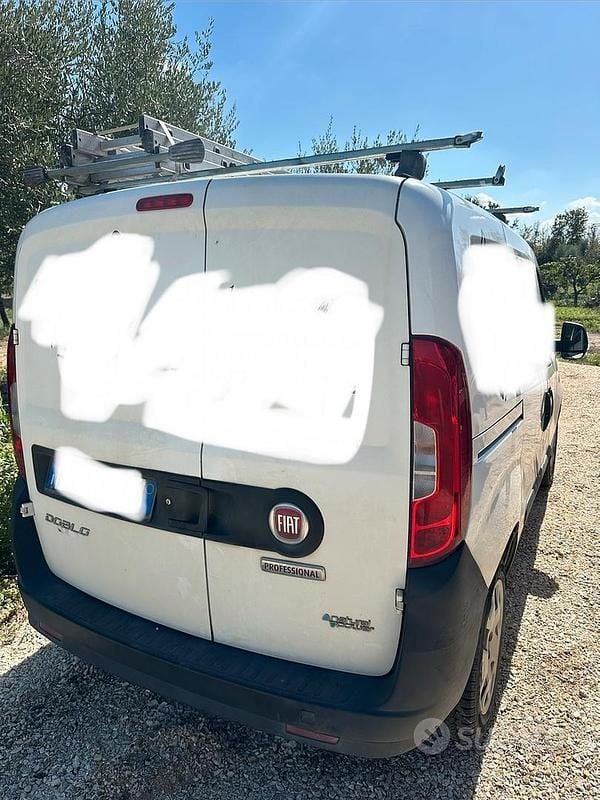 Usata Fiat Doblò 120 CV (88 kW) 2018 Bianco Monovolume