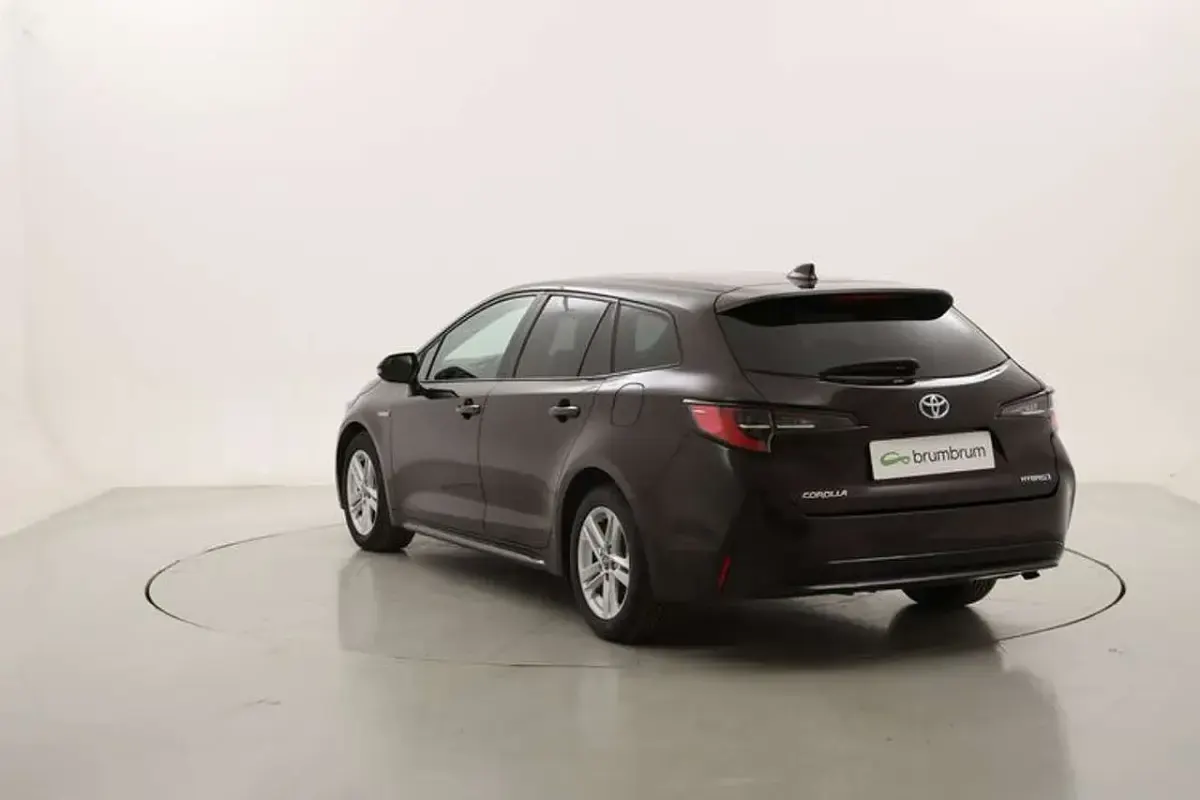 Usata Toyota Corolla Business Edition 122 CV (89 kW) 2019 Marrone Station wagon