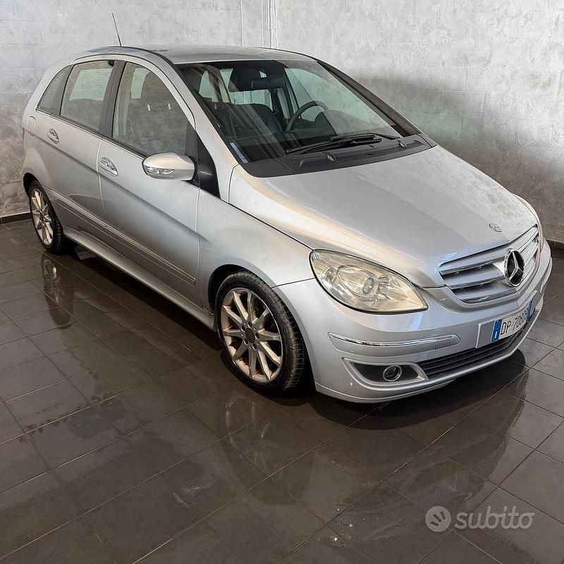 Usata Mercedes B200 Chrome 140 CV (102 kW) 2008 Grigio Monovolume