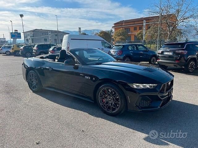 Nuova Ford Mustang GT Convertible 446 CV (328 kW) 2025 Nero Cabrio
