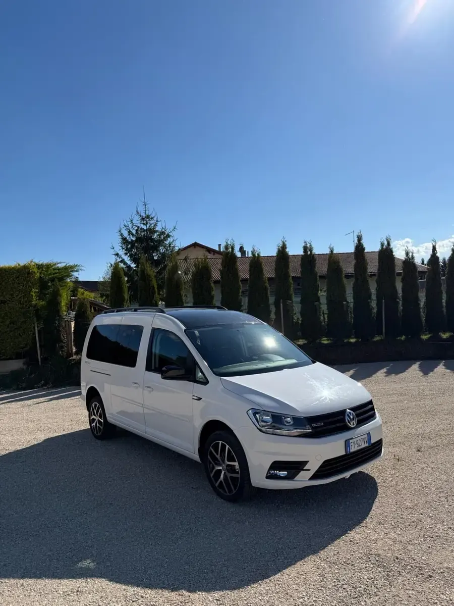 Usata VW Caddy 122 CV (89 kW) 2020 Bianco Monovolume