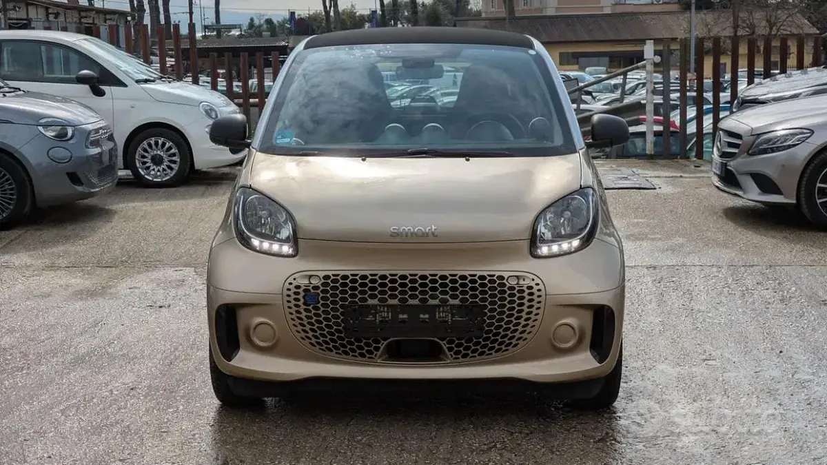 Usata Smart ForTwo Coupé Passion 60 kW (82 CV) 2020 Oro champagne Utilitaria