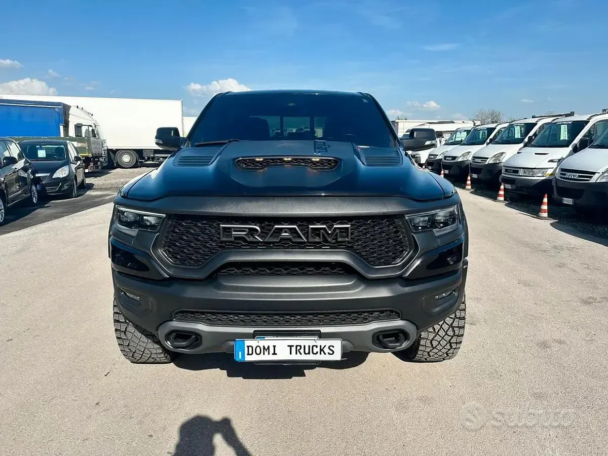 Usata RAM 1500 712 CV (523 kW) 2022 Nero Pick-up