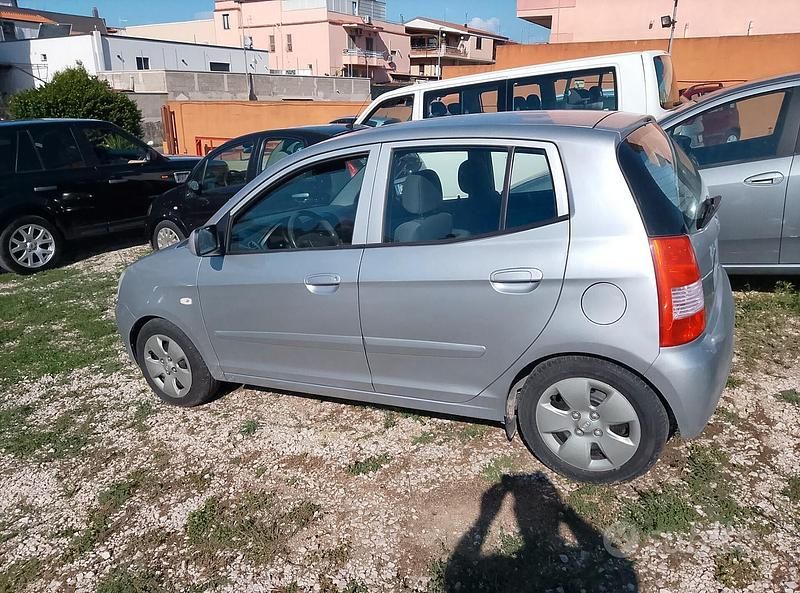 Usata Kia Picanto 75 CV (55 kW) 2007 Grigio Utilitaria